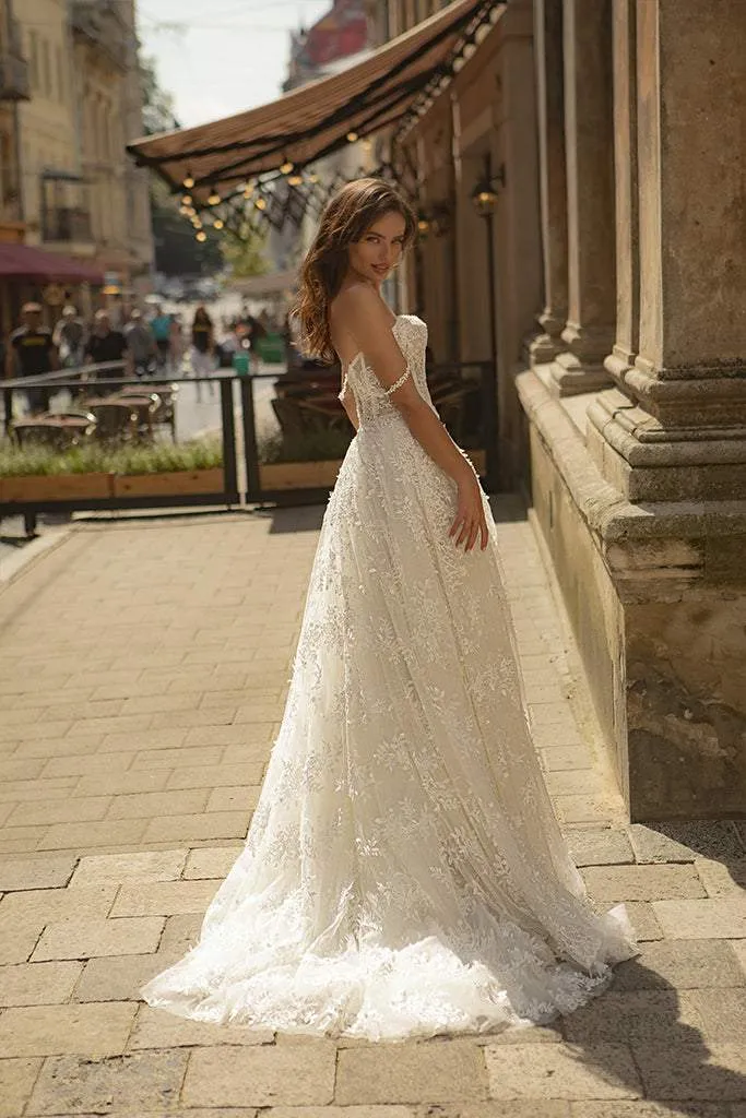 Calming Ivory Wedding Dress