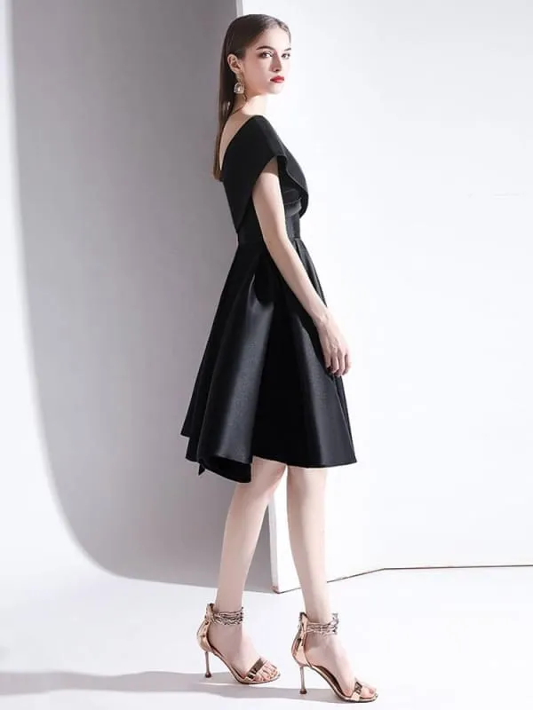 Evening Dress A-Line V-Neck Knee-Length Short Sleeves Lace-Up Pleated Satin Fabric Cocktail Dress Little Black Dress